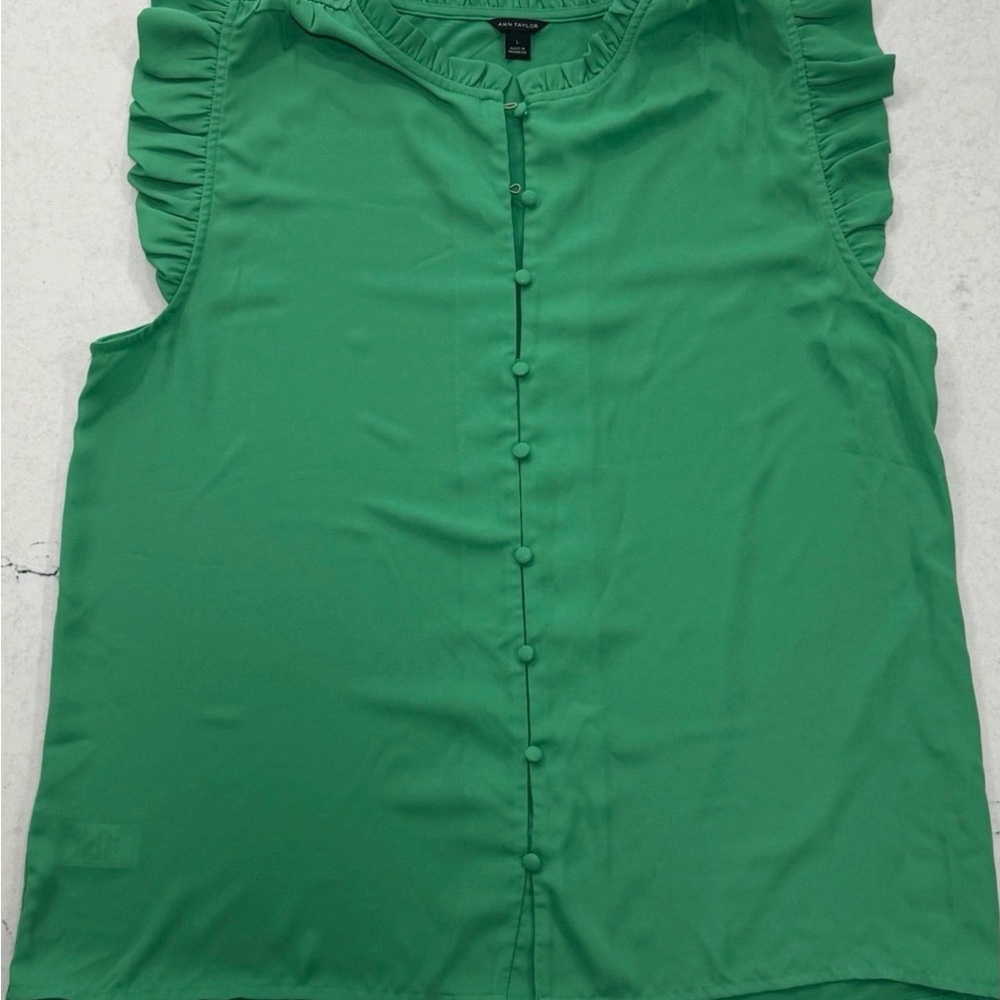 Ann Taylor Women’s Large Bright Green Sleeveless Button Up Blouse Ruffle Trim - Picture 3 of 5
